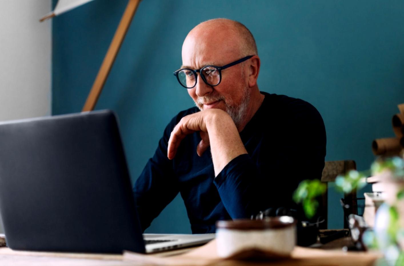 Verschiedene Geräte zeigen die Plattform